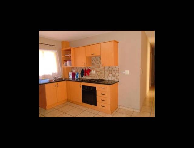 3 BEDROOM TOWNHOUSE FOR SALE IN ALBERTON NORTH